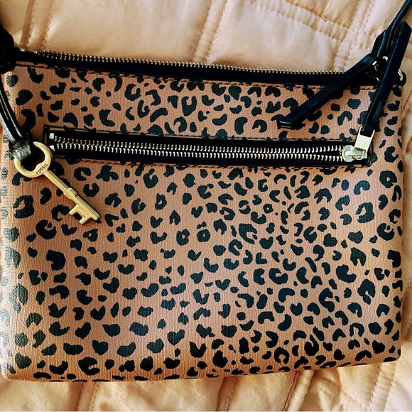 FOSSIL cheetah print polyester crossbody bag - Picture 3 of 4